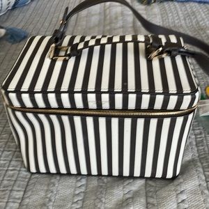 Cosmetic bag